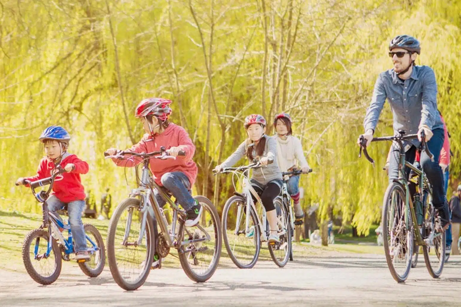 family-biking-vancouver